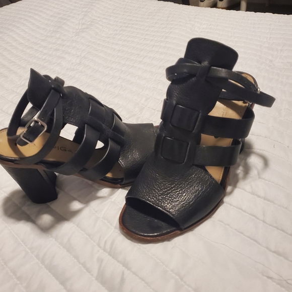 Via Spida all leather strappy sandal with leather chunky heel. - Picture 2 of 5